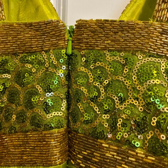 Beautiful green prom dress - Picture 7 of 7